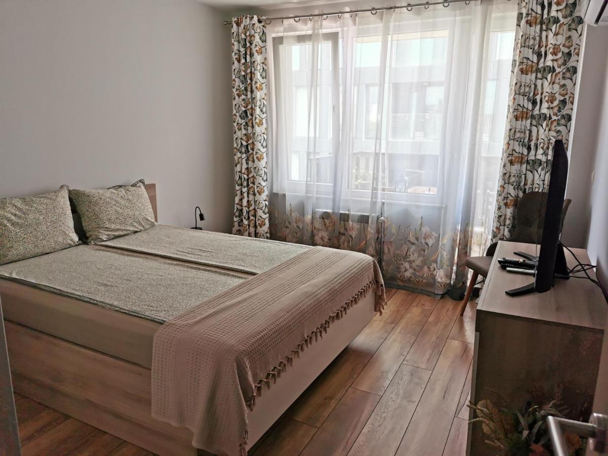 דירה Brand New With Free Parking Near Center