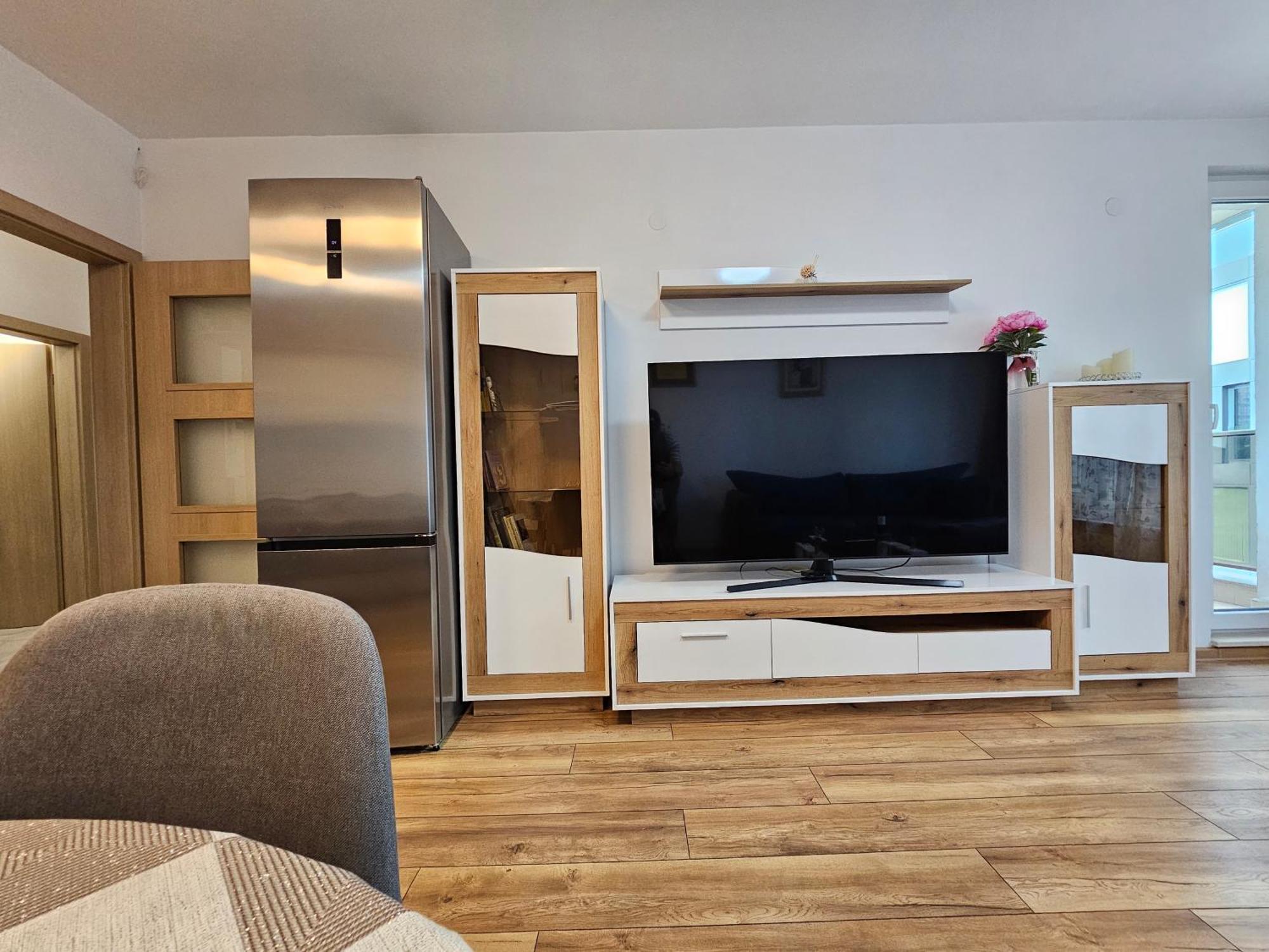 Brand New With Free Parking Near Center סופיה