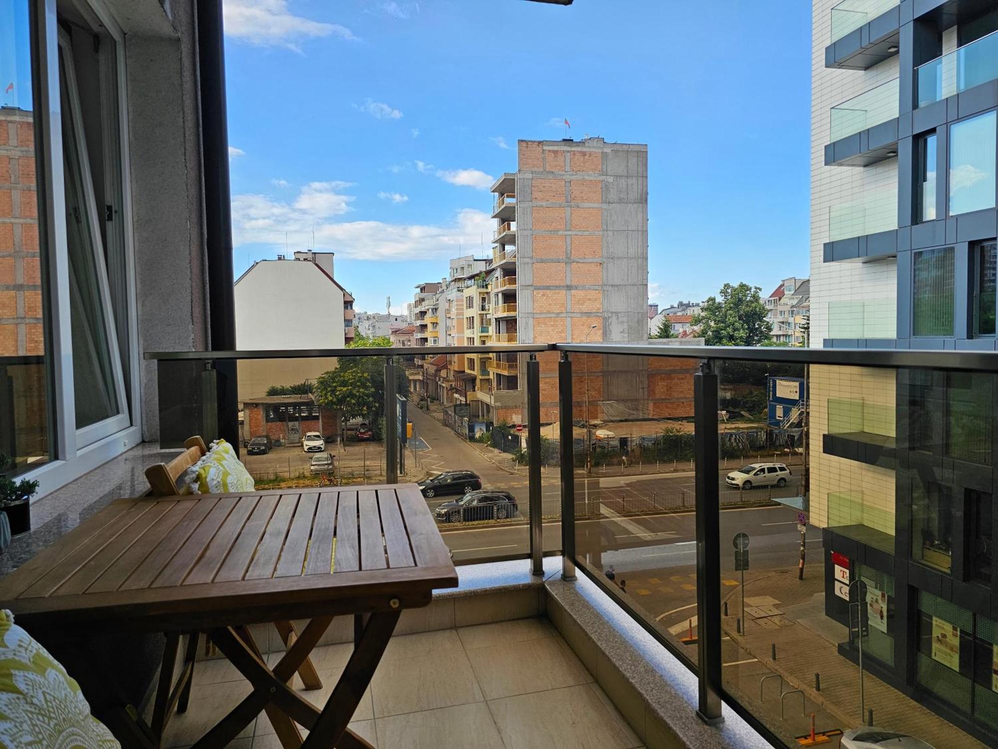 Brand New With Free Parking Near Center דירה סופיה