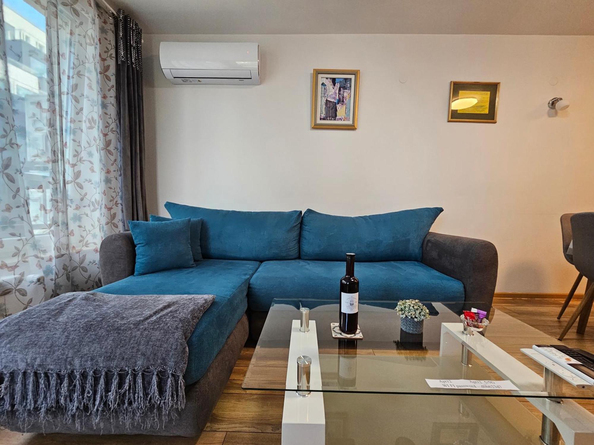 דירה Brand New With Free Parking Near Center *