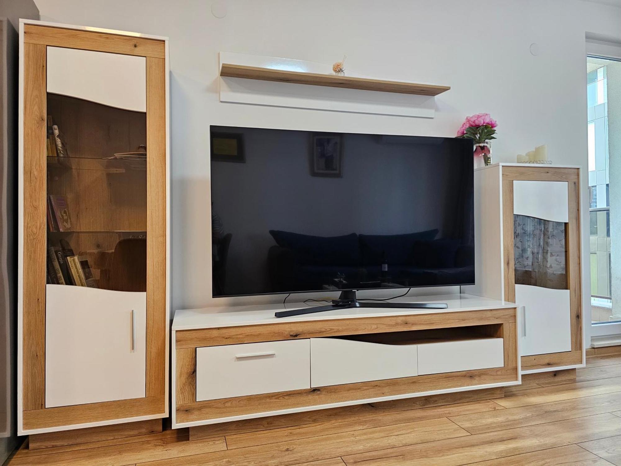 דירה Brand New With Free Parking Near Center